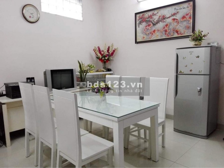 Nhà bán gấp Lâm Du, Long Biên, dt 39m2, 4 tầng, giá 3x tỷ, ngõ thông ô tô đổ cổng, nở hậu