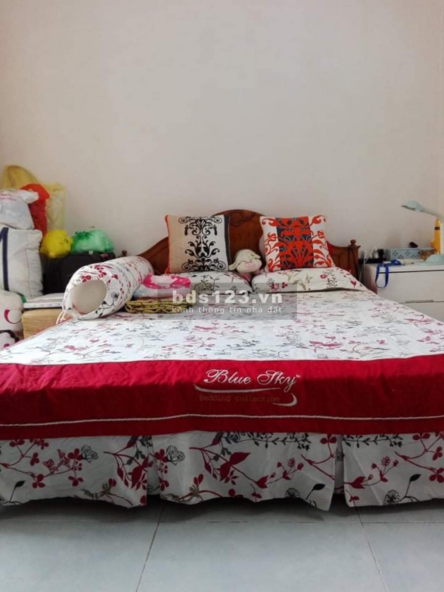 Nhà bán gấp Lâm Du, Long Biên, dt 39m2, 4 tầng, giá 3x tỷ, ngõ thông ô tô đổ cổng, nở hậu