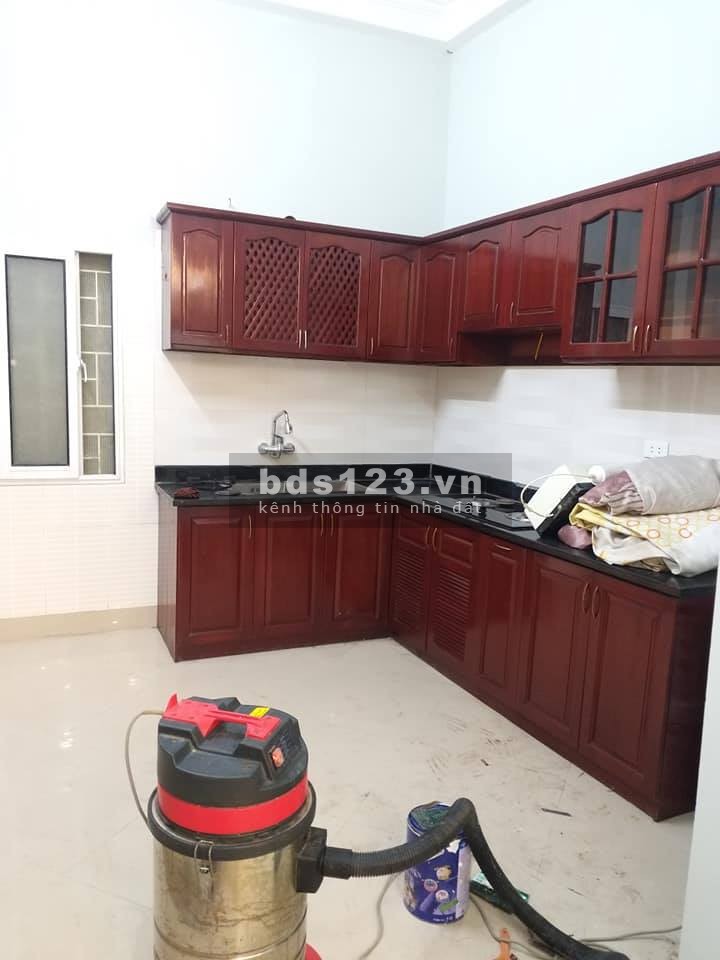 Bán nhà đẹp còn mới khu trung tâm rất tiện ích khu dân trí cao ở luôn, liên hệ 0919670888