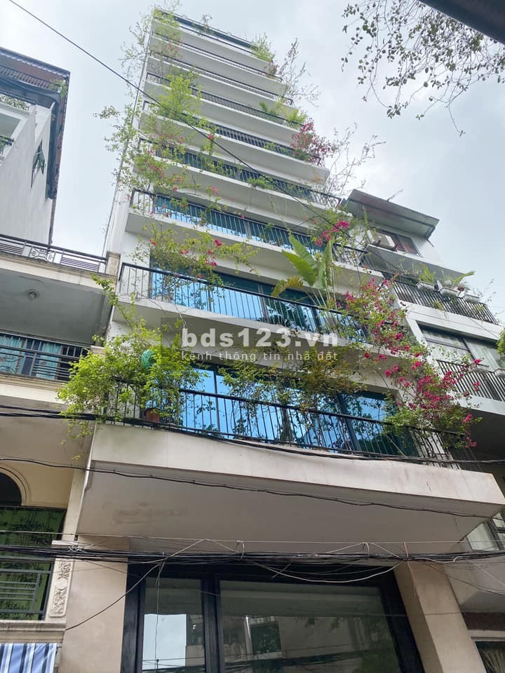 Tòa Apartment Nguyễn Khánh Toàn 3 mặt thoáng, 8 tầng dt 120m2 doanh thu 150 triệu/tháng, giá 30 tỷ