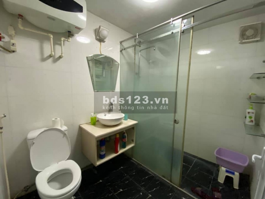 Bán gấp nhà Hoàng Hoa Thám Ba Đình 2 thoáng view hồ diện tích 70m giá bán 6,2 tỷ