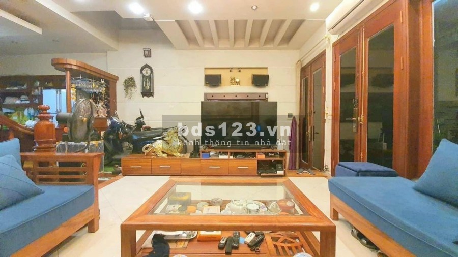 Hiếm, nhỉnh 4 tỷ có nhà diện tích sử dụng 50m2 Liễu Giai, kinh doanh thuận tiện, lhcc