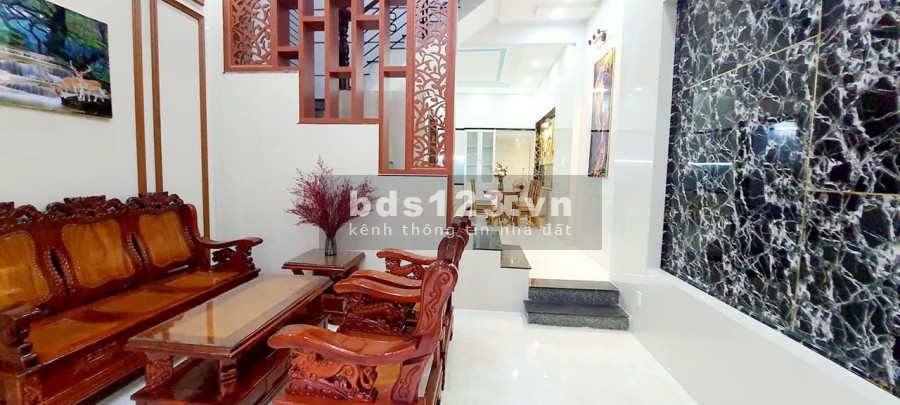 Chỉ còn 1 căn duy nhất, xe hơi xếp hàng trước cửa, 4 lầu lung linh, Phạm Văn Chiêu.