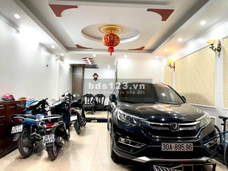 Bán nhà Hoàng Cầu ô tô vào nhà Kinh doanh đẹp View hồ diện tích 66m2 giá bán 12.6 tỷ