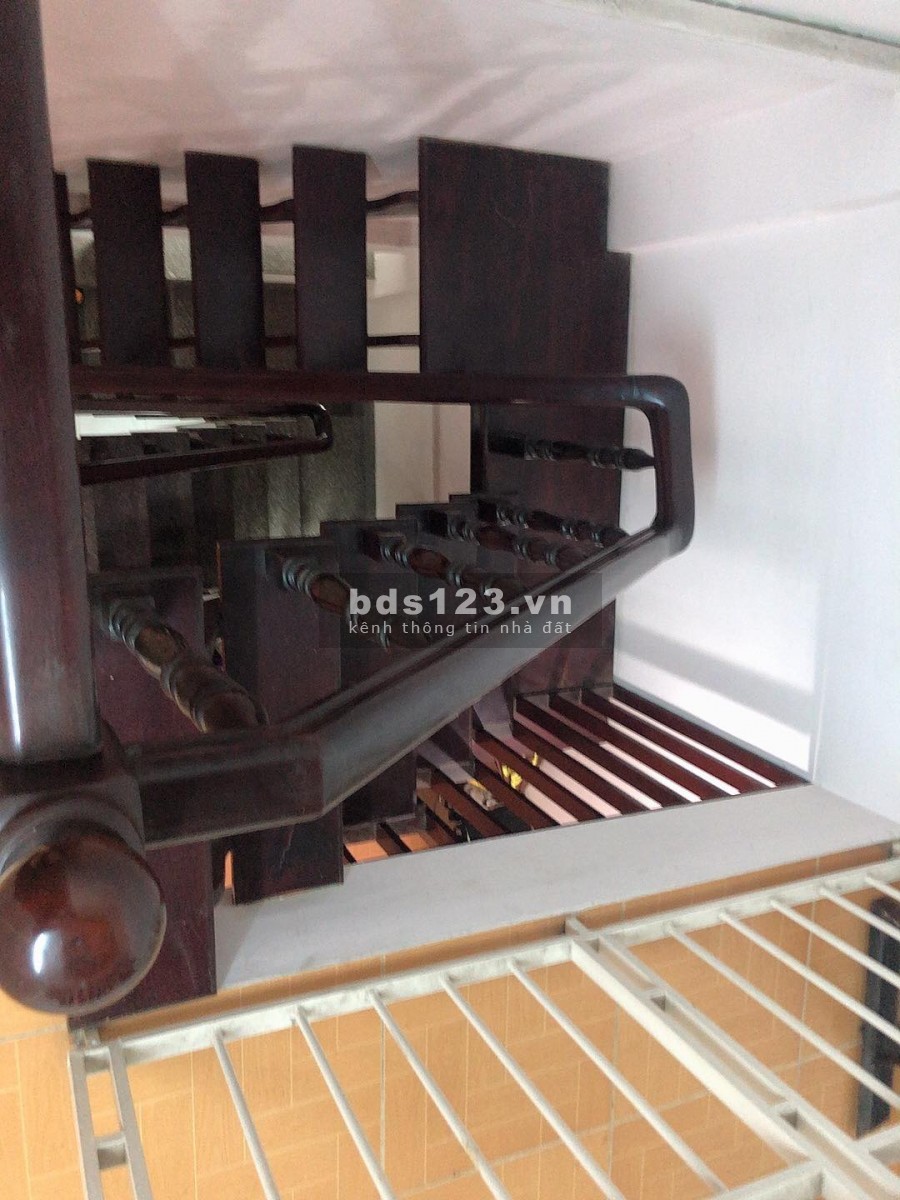 Nhà 3 tầng đường Đông Hồ. Cạnh Chợ Tân Bình giá bán 3,4 tỷ, sổ chính chủ, ban giao ngay