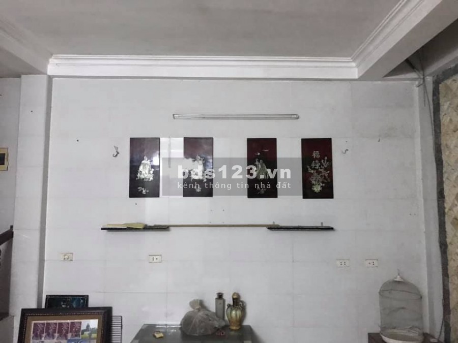 Bán nhà nguyên căn ngõ Quỳnh, Hai Bà Trưng, gần phố dt 42m2, giá nhỉnh 3 tỷ, sổ có sẵn