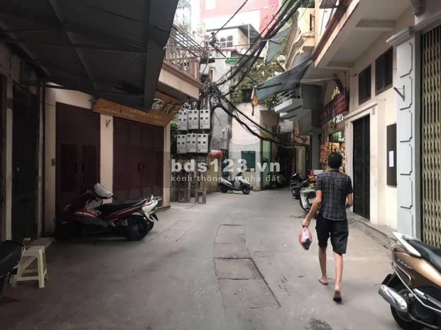 Bán nhà nguyên căn ngõ Quỳnh, Hai Bà Trưng, gần phố dt 42m2, giá nhỉnh 3 tỷ, sổ có sẵn