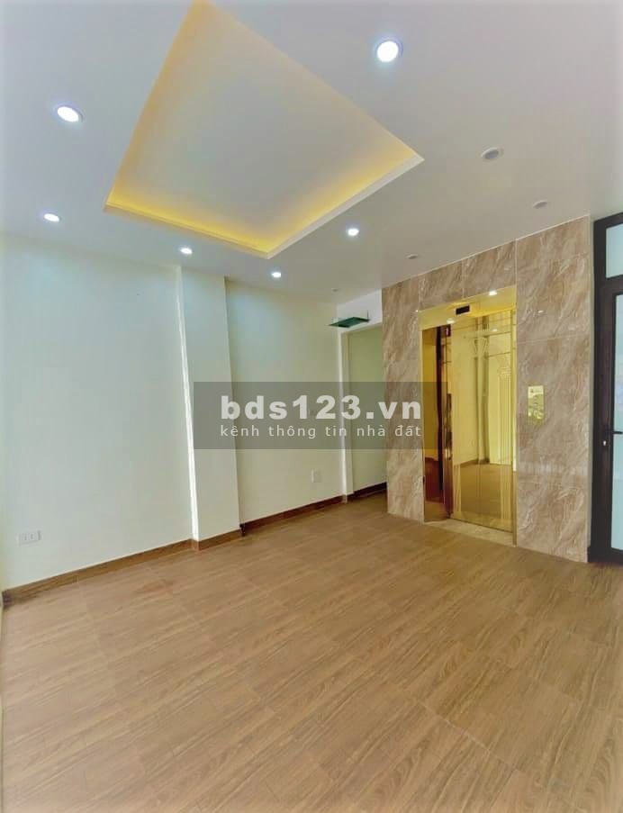 Ô tô tránh kinh doanh Lê Đức Thọ dt 50m2, mt 4.5m sát phố, thang máy, giá bán 7.9 tỷ