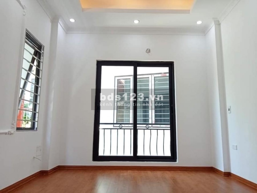 Bán nhà siêu phẩm Hai Bà Trưng, lô góc mới kính koong dt 31m2, 5 tầng, giá 3x tỷ, ở ngay