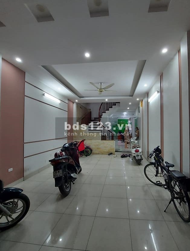 Bán nhà mặt phố Trần Phú Quận Hà Đông, diện tích 50m2, 4 tầng giá bán 10.7 tỷ