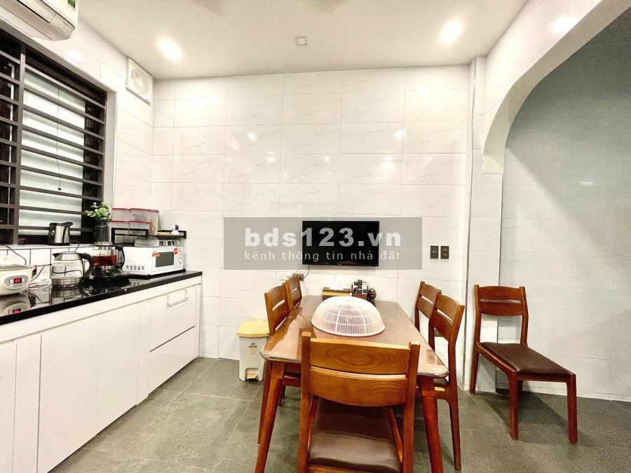 Gara ô tô rộng, nhà đẹp giá bán 7.x tỷ ở ngay Thanh Xuân