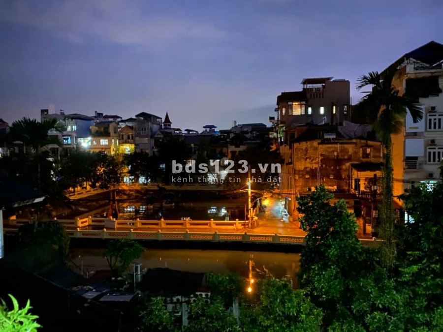 Bán gấp nhà Hoàng Hoa Thám Ba Đình 2 thoáng view hồ diện tích 70m giá bán 6,2 tỷ