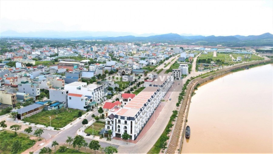 Royal Riverside City Móng Cái Quảng Ninh, giá bán 2 tỷ, sổ sẵn chính chủ, bao sang tên