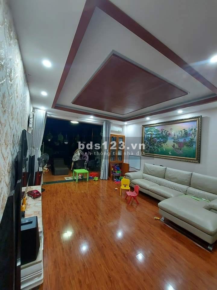 Bán nhà Hạ Đình vài bước ra phố diện tích sử dụng 32m2 đúc 4 tầng, giá bán 2,4 tỷ