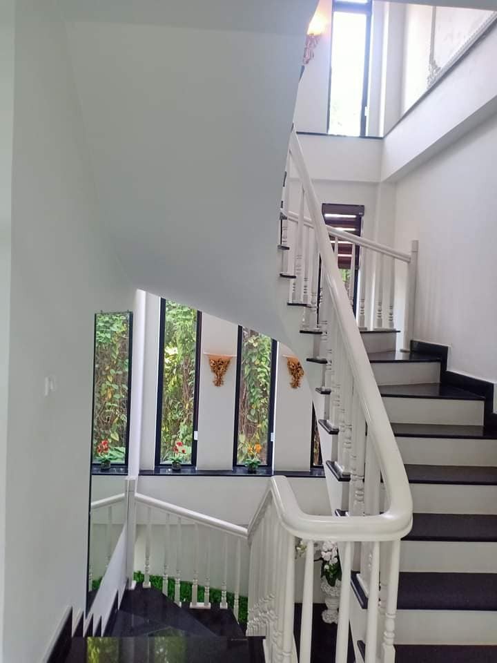 HIếm Bán Nhà Nguyễn Ngọc Vũ, Cầu Giấy DT 40m2, 5T, 4 ngủ, Ô tô, Giá 4.5 Tỷ.
