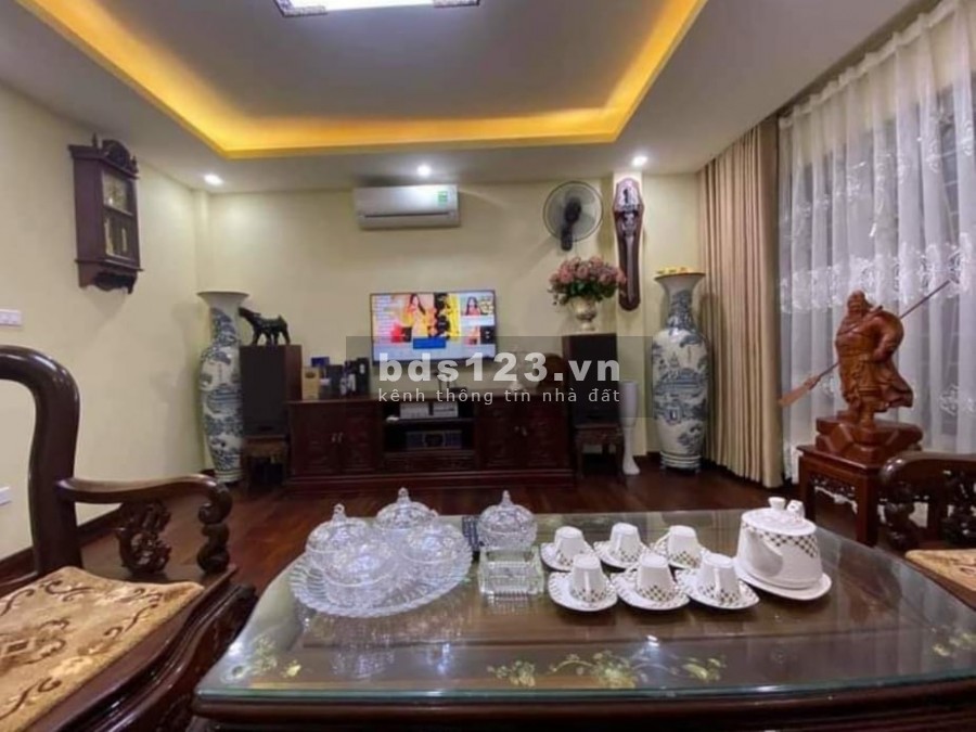 Bán nhà siêu hiếm Lâm Dư, ô tô ngõ thông vài bước ra phố, xây độc lập, dt 66m2, giá 5.8 tỷ