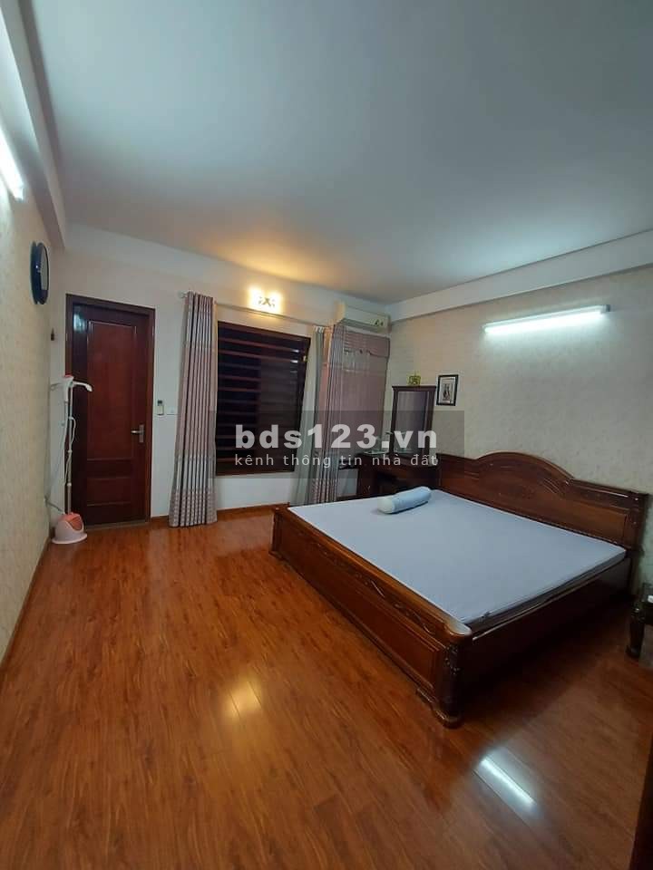 Bán nhà Hạ Đình vài bước ra phố diện tích sử dụng 32m2 đúc 4 tầng, giá bán 2,4 tỷ
