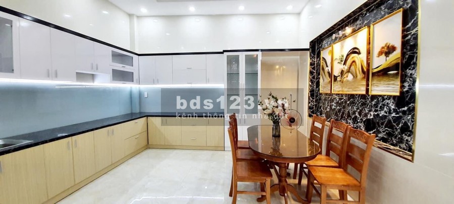 Chỉ còn 1 căn duy nhất, xe hơi xếp hàng trước cửa, 4 lầu lung linh, Phạm Văn Chiêu.