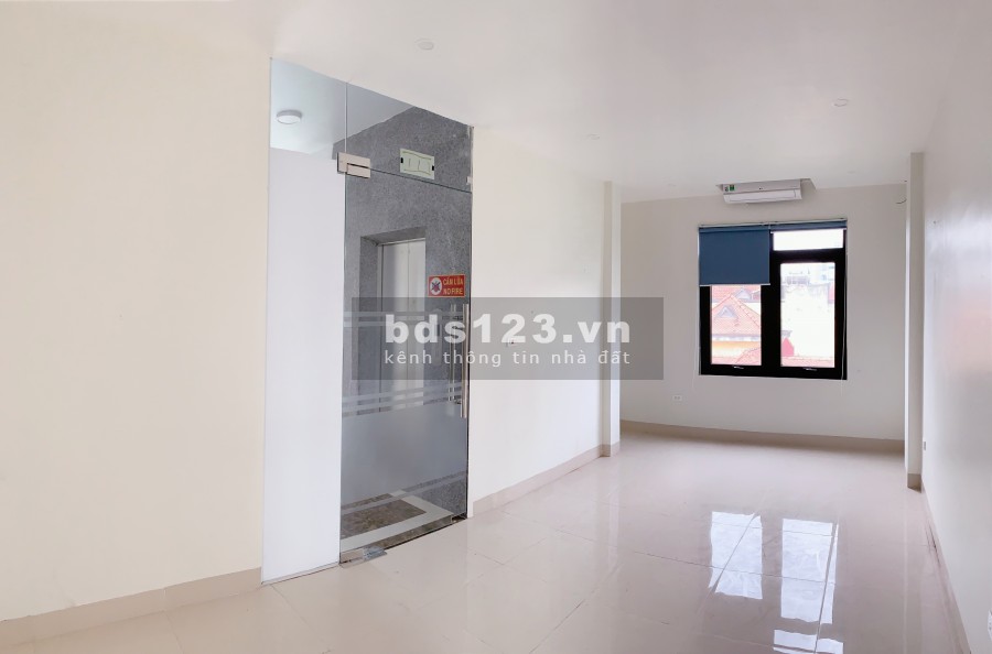 Cho thuê văn phòng 25m2 Hoàng Quốc Việt, hỗ trợ dịch giảm ngay 30%, tiện ích khu văn phòng đủ