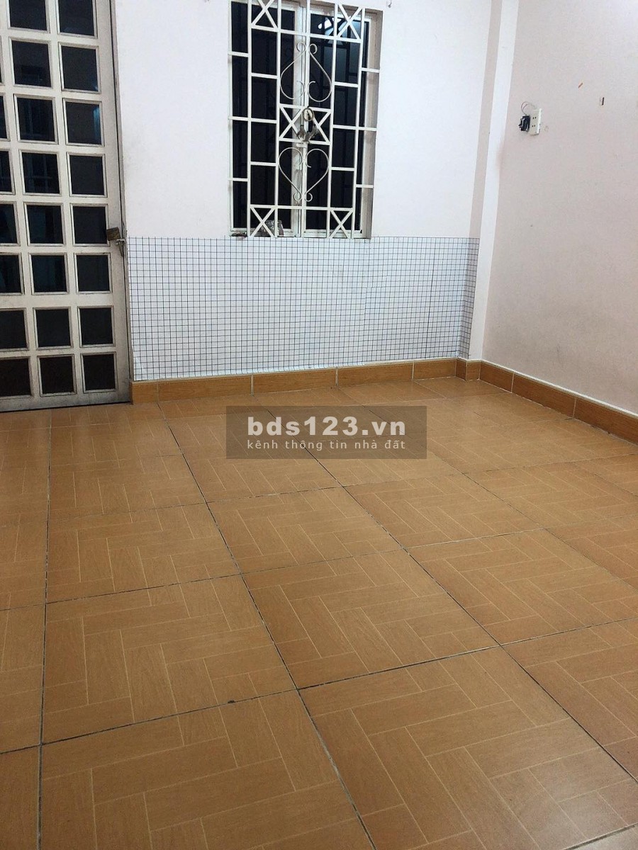 Nhà 3 tầng đường Đông Hồ. Cạnh Chợ Tân Bình giá bán 3,4 tỷ, sổ chính chủ, ban giao ngay