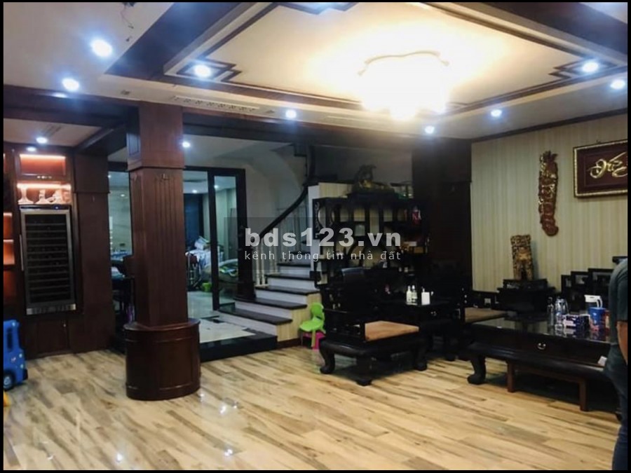 Bán Biệt Thự 671 Hoàng Hoa Thám, thiết kế đẹp, thông thoáng, giá bán 32 tỷ, thương lượng