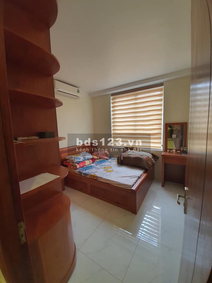 Bán nhà Cầu Giấy giá bán 3.43 tỷ, diện tích 43m2, 5 tầng, ngõ to, view hồ lộng gió