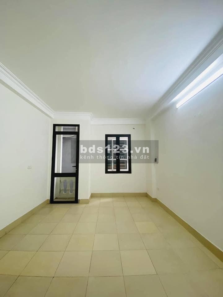 Bán Nhà Vĩnh Hưng diện tích sử dụng 30m2, 5 tầng mặt tiền 4m giá chào 2.75 tỷ, lhcc