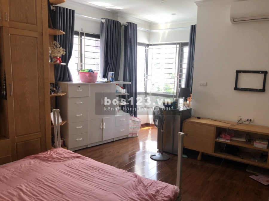 Nhà mới 5 tầng về ở luôn giá nhỉnh 3 tỷ phố Nguyễn Văn Cừ, Quận Long Biên, sổ sẵn