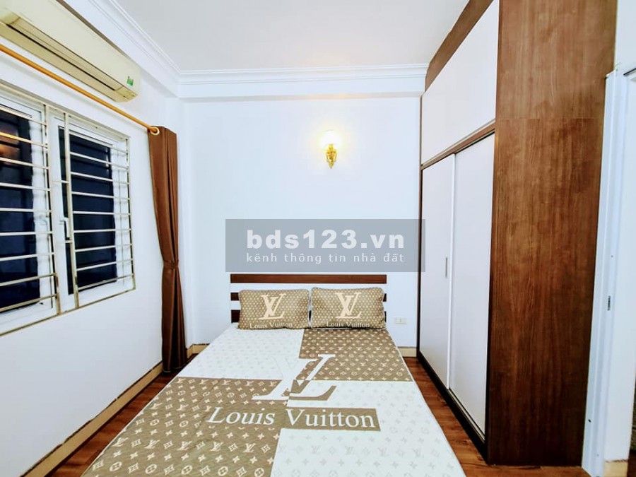 Bán nhà nguyên căn siêu phẩm Lĩnh Nam, ô tô đỗ cửa, dt 37m2, giá nhỉnh 3 tỷ, sổ sẵn