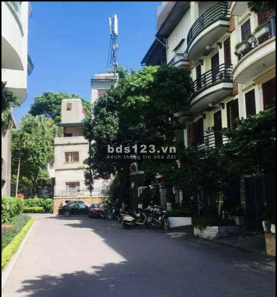 Bán Biệt Thự 671 Hoàng Hoa Thám, thiết kế đẹp, thông thoáng, giá bán 32 tỷ, thương lượng