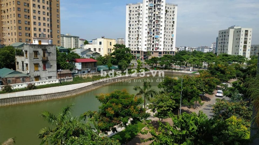 Đât phân lô Giang Biên, ô tô tránh, diện tích sử dụng 60m2, rộng 5.2m, giá bán 3.7 tỷ