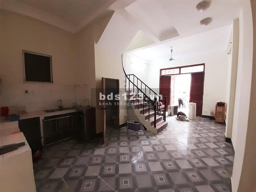 Bán nhà nguyên căn Phan Trọng Tuệ, ngõ rộng ô tô đỗ cửa, dt 65m2, giá bán 2.6 tỷ, sổ sẵn