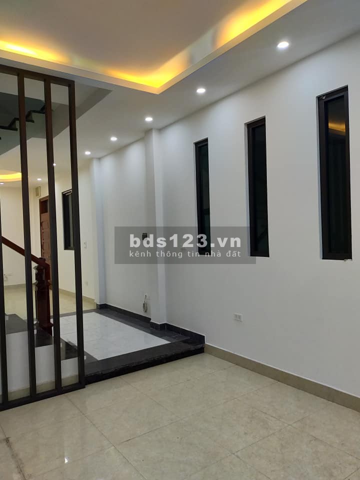 Bán nhà gấp khu Đống Đa diện tích 40m2 giá rẻ, sổ đỏ vuông vức, an ninh trật tự