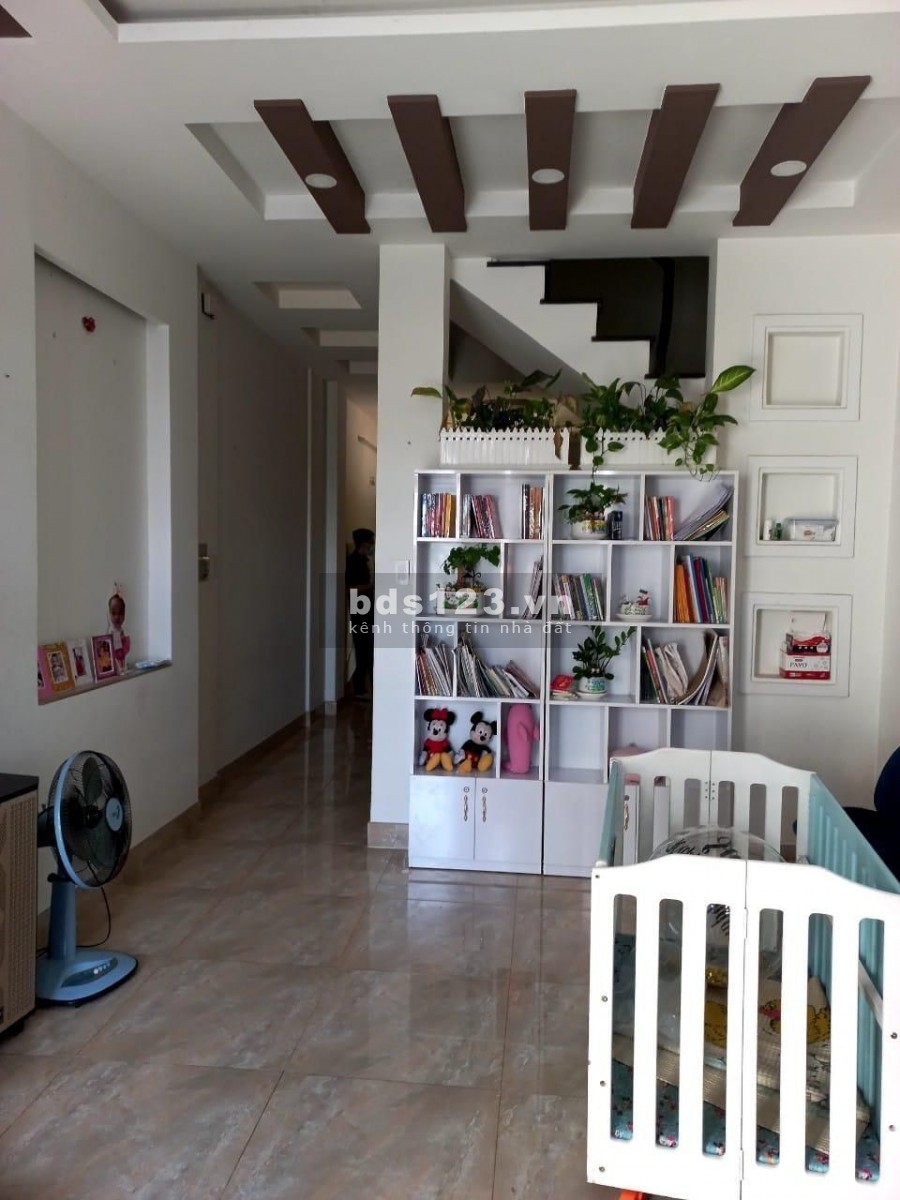 Nhà Gò Vấp đúc 5 tầng, diện tích sử dụng 72m2, hẻm xe tải, tiện kinh doanh, giá rẻ, sổ sẵn
