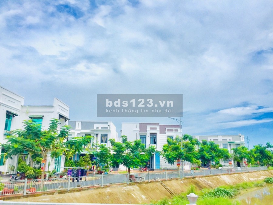 Bán nhà hoàn thiện 1 trệt 1 lầu Thường Thạnh, giá bán 2 tỷ, hỗ trợ vay 50%, sổ sẵn