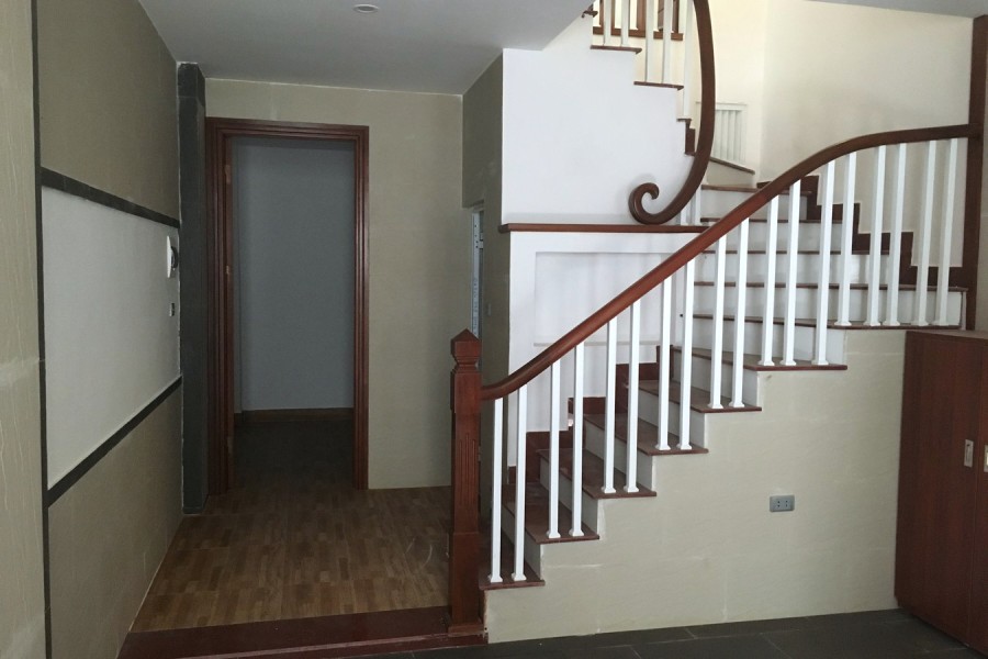 Bán nhà sát đường Nguyễn Lương Bằng, kinh doanh sầm uất, dtsd 50m2, giá 4.4 tỷ