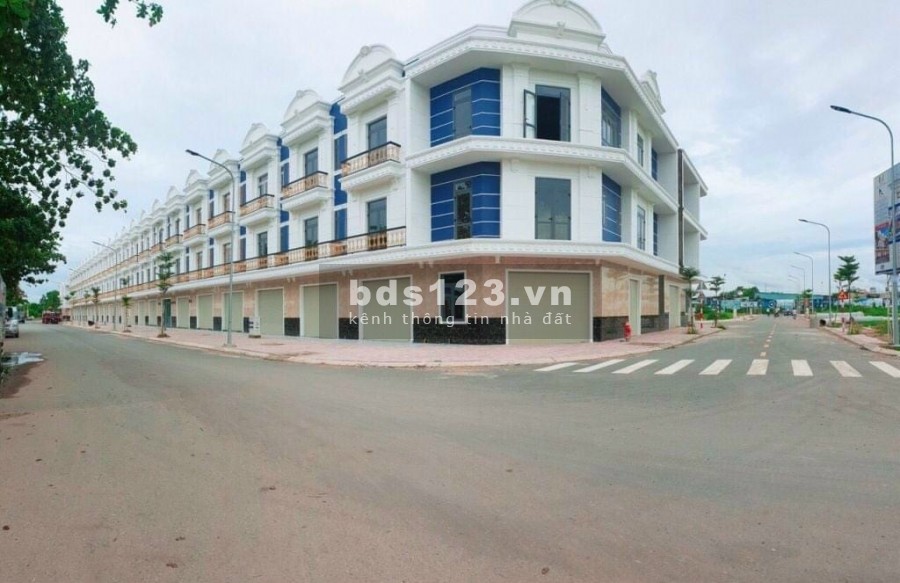 Bán lô đất gần chợ Nhật Huy, DT: 80m2, đường nhựa rộng 15m, Hạ tầng hoàn thiện, xây dựng ngay.