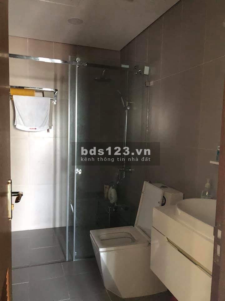 Chính chủ bán gấp căn 3 ngủ 94m2 tại Goldmark City giá chỉ 2.9 tỷ bao sang tên.