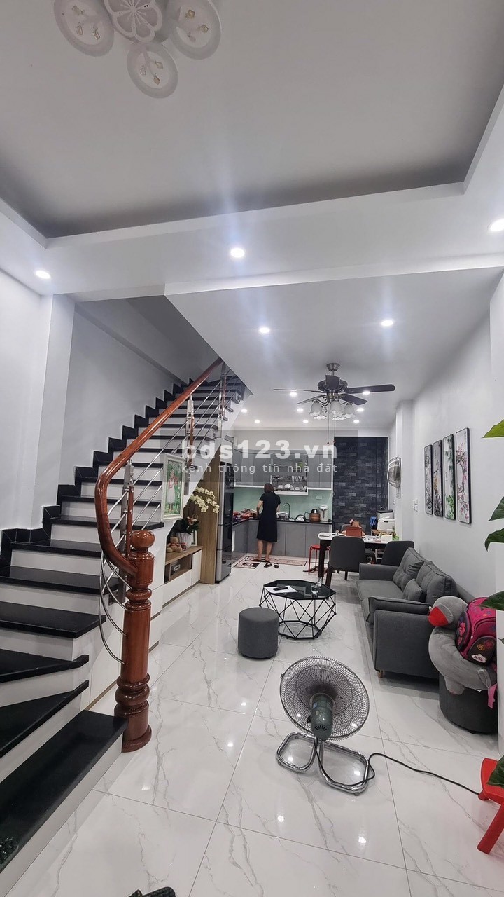 Bán nhà siêu Vip Hàm Nghi ngõ thông, ô tô đõ cửa, 6 tầng đúc, dt 41m2, giá 6 tỷ, lh 0978996965