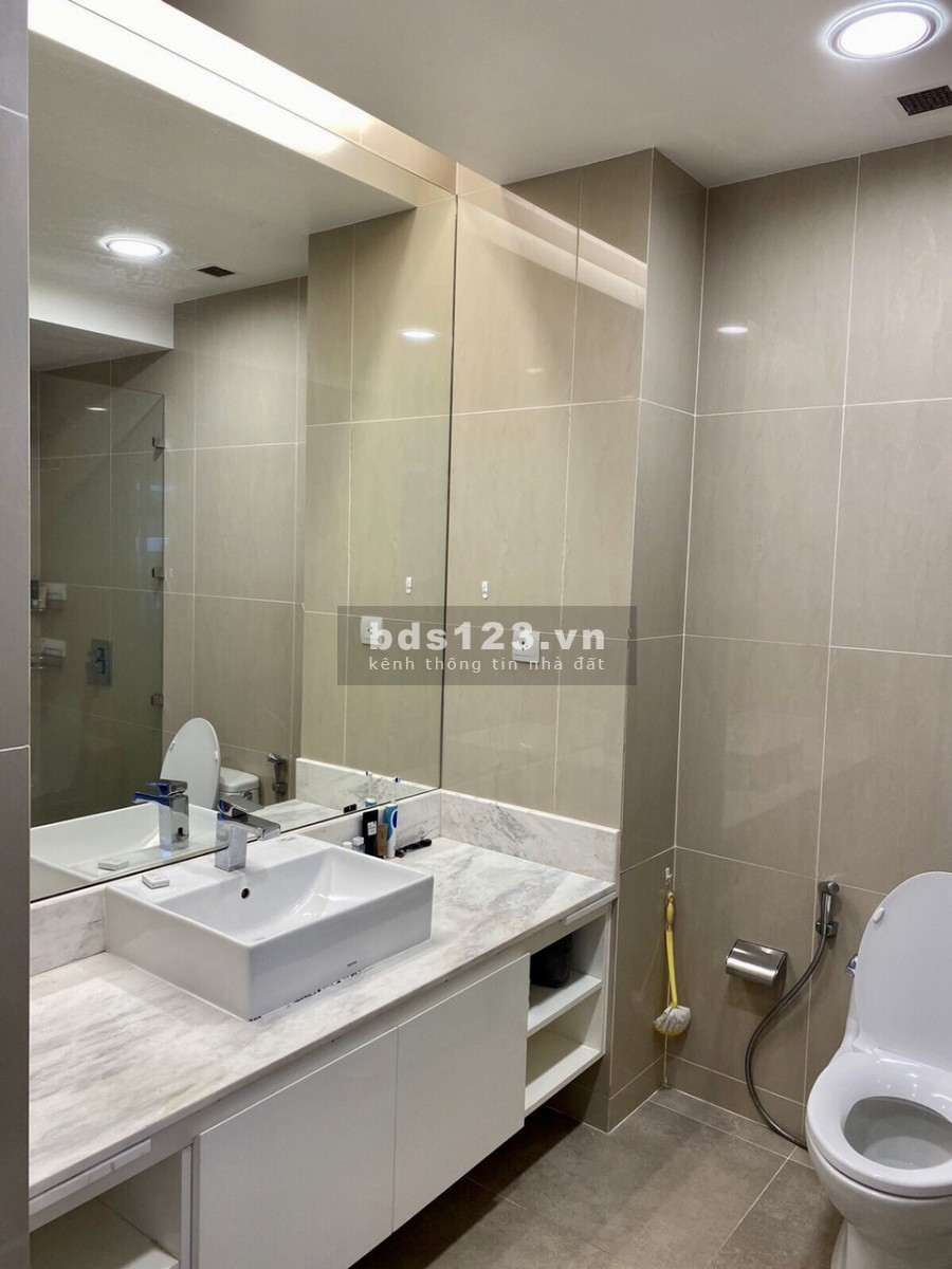 Azura cho thuê căn hộ 1PN cao cấp giá 10 triệu/tháng, vị trí tuyệt vời nằm ngay bên bờ sông Hàn