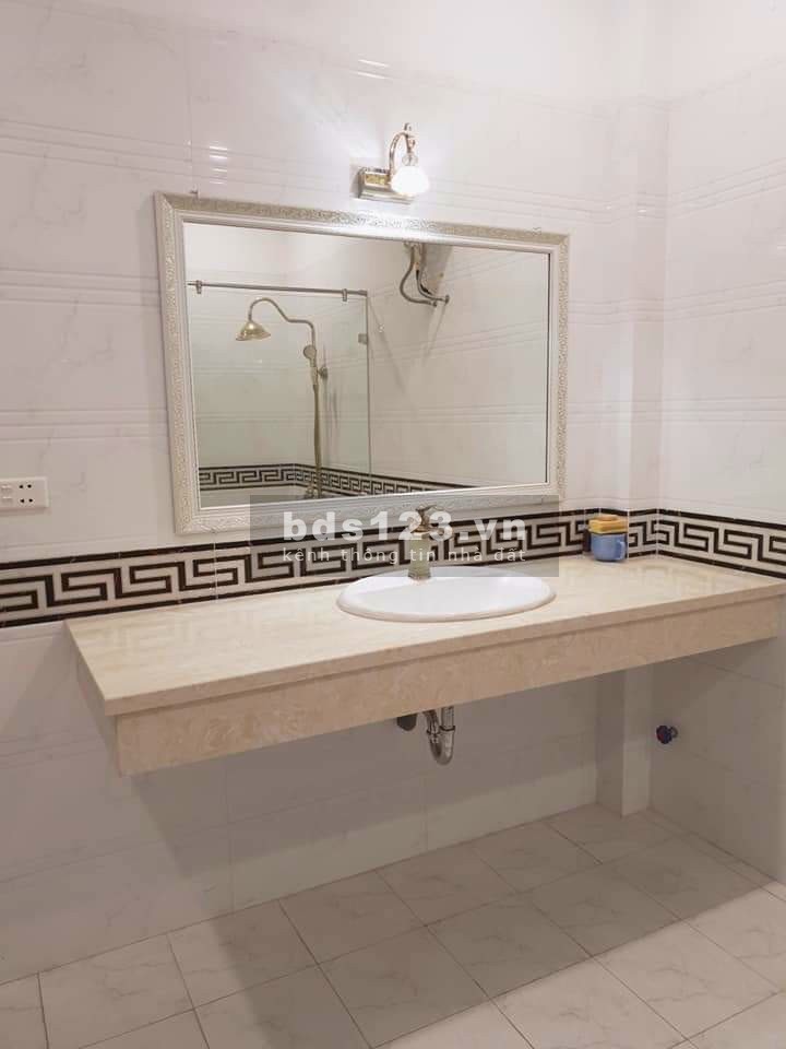 Bán gấp nhà nguyên căn dt 52m2, 4 tầng Nguyễn Quý Đức, ô tô cửa vị trí đẹp, giá 4 tỷ hơn