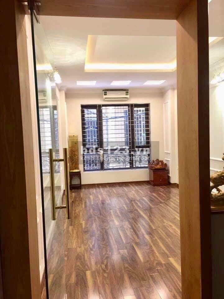 Bán gấp nhà nguyên căn dt 52m2, 4 tầng Nguyễn Quý Đức, ô tô cửa vị trí đẹp, giá 4 tỷ hơn