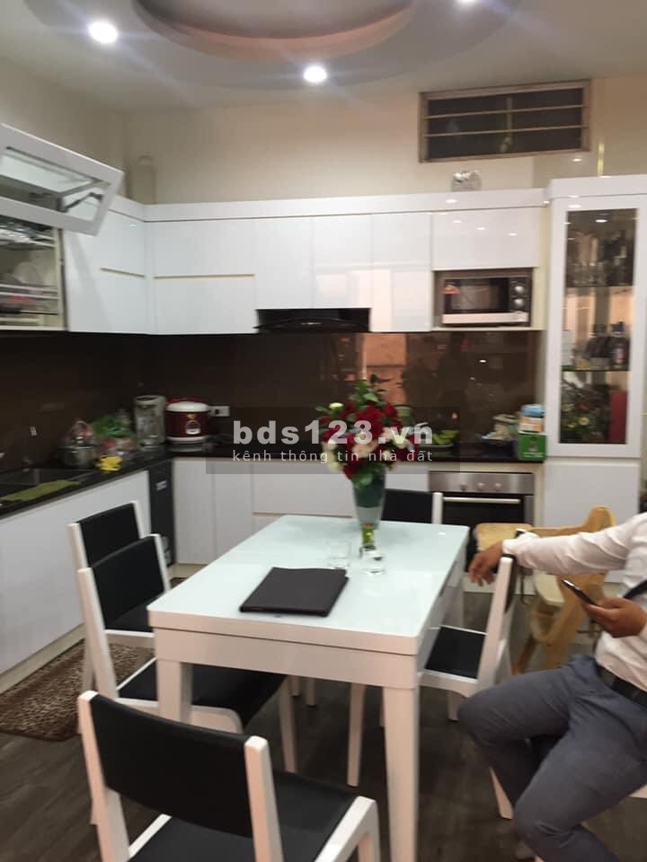 Bán nhà Phố Dương Quảng Hàm Quận Cầu Giấy, ngõ ô tô tránh gara ô tô dt 60m2, 5 tầng chỉ 8,5 tỷ