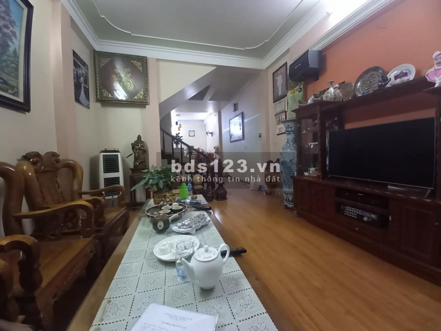 Bán nhà nguyên căn vị trí đẹp, ngập tràn tiện ích, ô tô chạy vòng quanh, kinh doanh thuận tiện