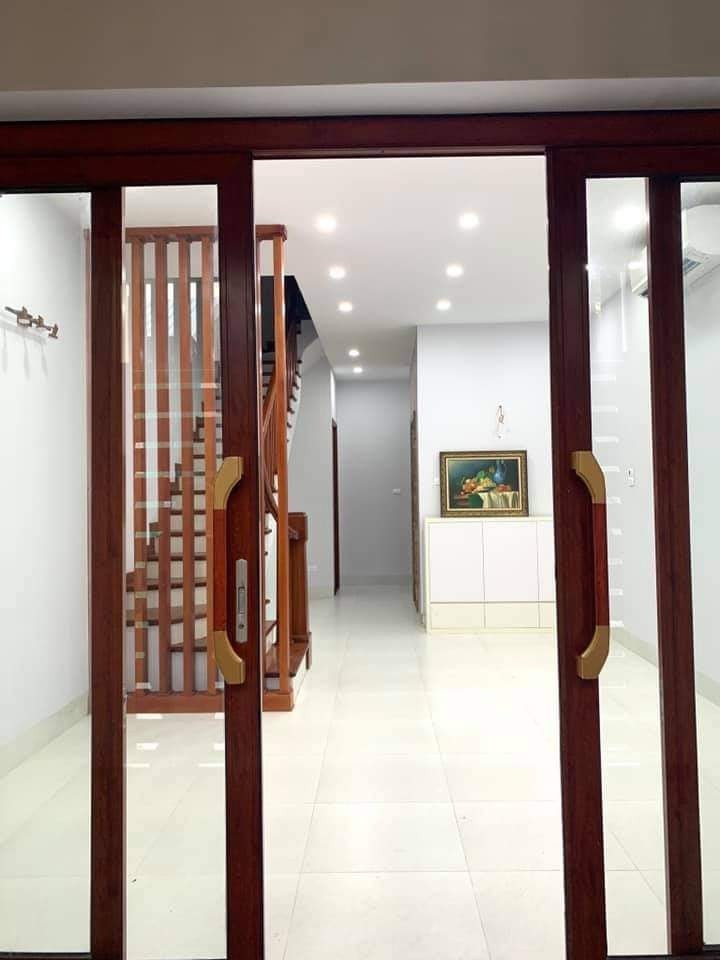 Bán nhà siêu phẩm phố Lạc Long Quân trung tâm Tây Hồ, 6 tầng thang máy, sổ sẵn