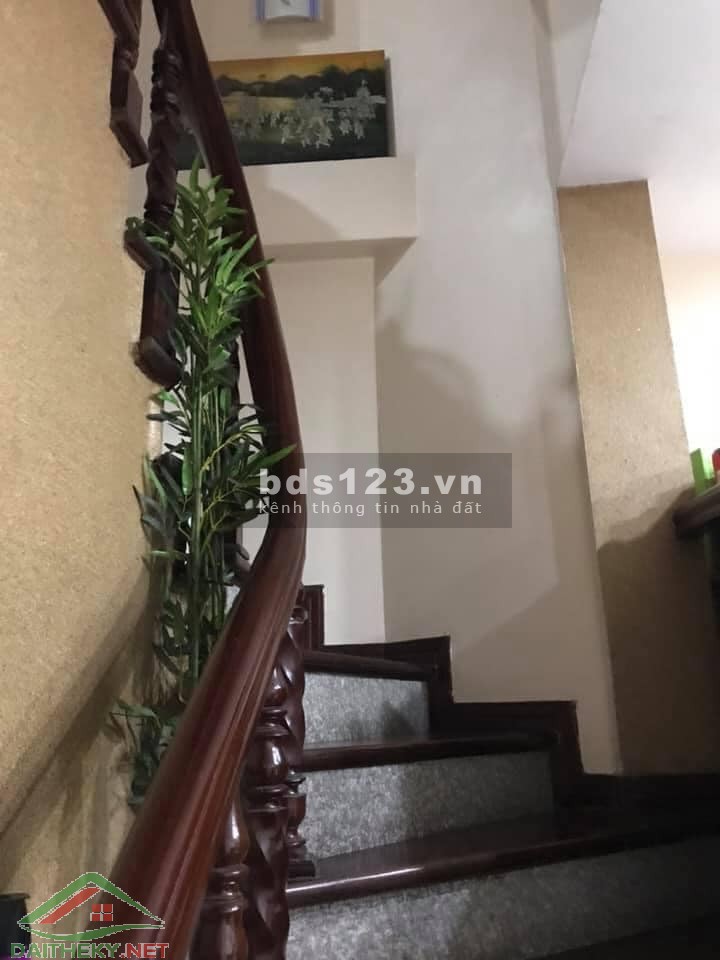 Nhà đẹp Văn Cao, Ba Đình ở luôn 15m ra phố 36m2x4T, MT 3.5m, giá nhỉnh 5 tỷ.