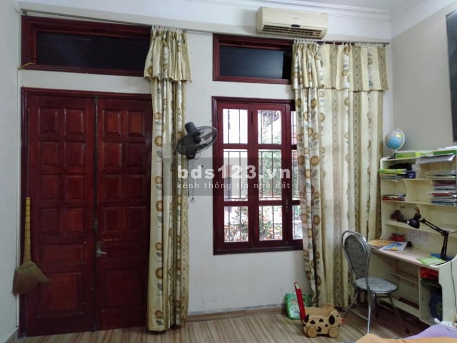 Bán nhà Chính Kinh, Thanh Xuân dt 53m2, 4 tầng, mặt tiền 4.5m2, lô góc 3 mặt thoáng tuyệt đẹp
