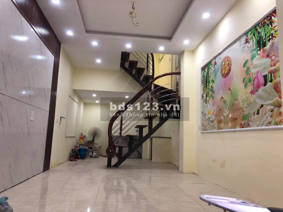 Nhà Hoàng Mai giá bán 1,7 tỷ, nhà nguyên căn mới ở luôn, 20 ra ô tô, sổ sẵn chờ giao dịch