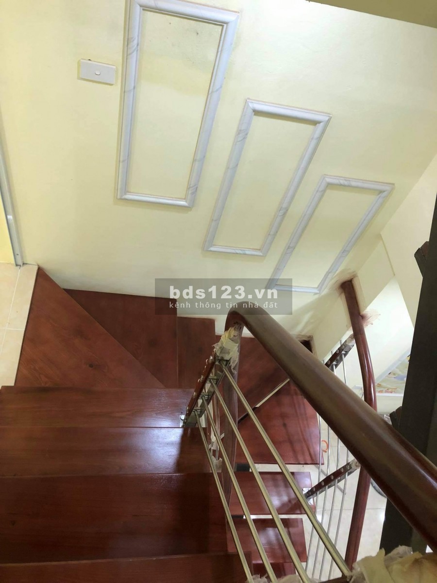 Nhà Hoàng Mai giá bán 1,7 tỷ, nhà nguyên căn mới ở luôn, 20 ra ô tô, sổ sẵn chờ giao dịch