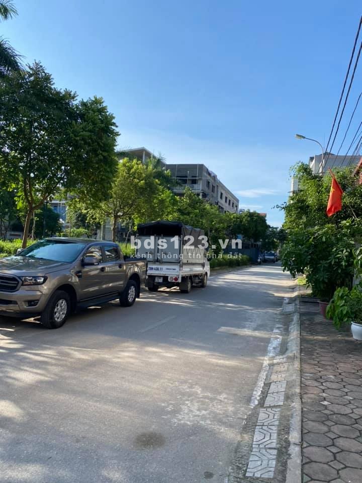Bán đất Dương Văn Bé, ô tô vào nhà, hàng xóm Time City, dt 65m2, giá 5.5 tỷ, có thương lượng